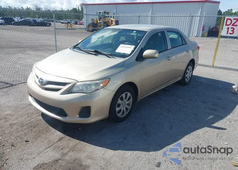 2013 Toyota Corolla L z USA, uszkodzony, nr VIN 2T1BU4EE2DC005771